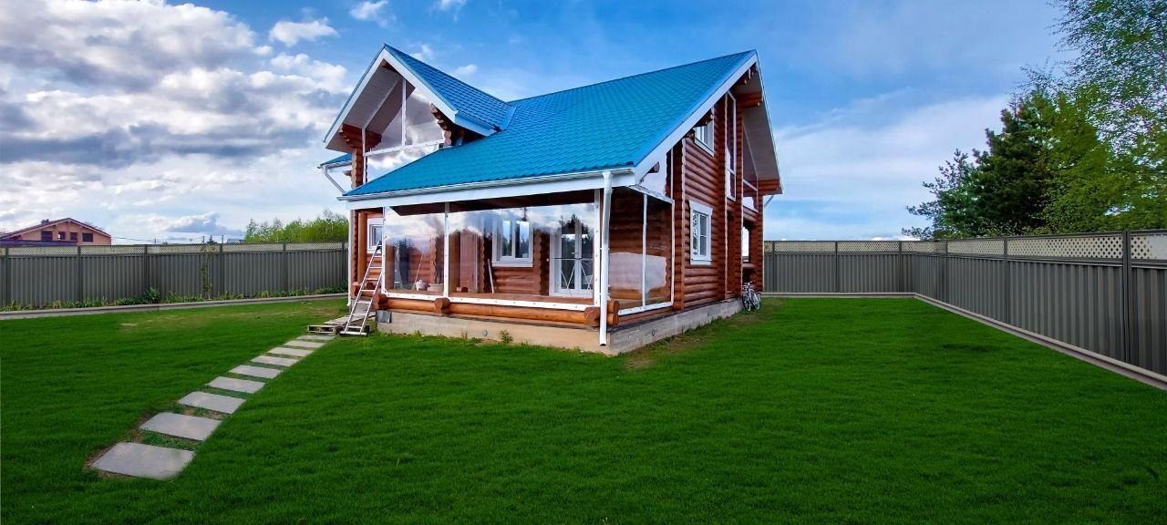 Мягкие окна на веранде загородного дома в посёлке Золотухино